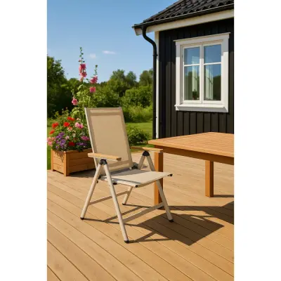 Reglerbar positionsstol i beige textilene med trälook | Svea