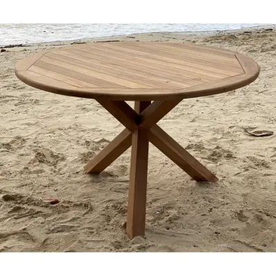 Saltö Matbord Ø120 cm i Massiv Teak | Runt Matbord