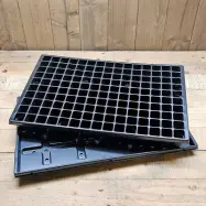 Pluggbrätte 150 celler + bevattningsbricka, 33x51 cm, 100% återvunnet, återvinningsbart.