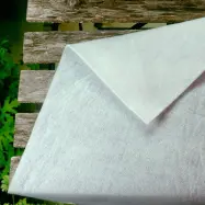 Underbevattningsmatta (kapillärmatta) 60 cm bred. Ger jämn fukt och enkel bevattning i odlingsbrickor, växthus och inomhusodling. Säljs i hela löpm...