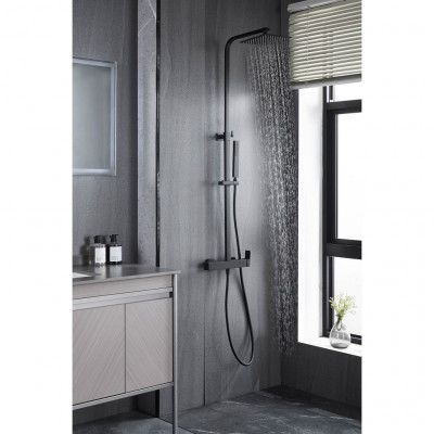Komplett takduschset med handdusch i kantig design | Svart