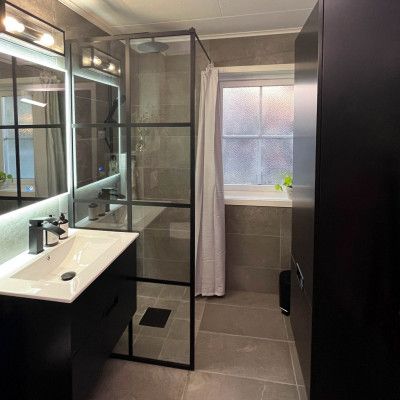 Duschvägg 80x210cm | 6mm säkerhetsglas | Svarta profiler