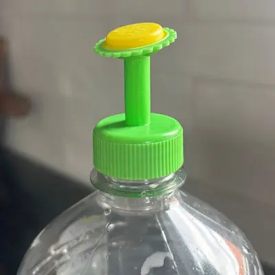 Stril till petflaska grön, mjuk dusch för frösådder och små plantor passar vissa PET-flaskor
