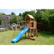 Lektorn med gungställning och rutschkana - Lekstugor